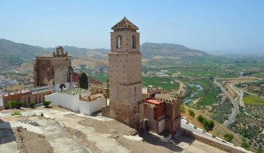 Alora Kalesi ve Endülüs 'ün çevresi İspanya.