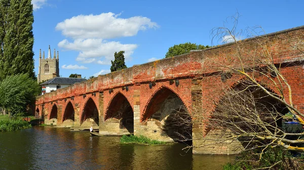 Grote Barford Packhorse Bridge Kerk Bedfordshire Engeland — Stockfoto