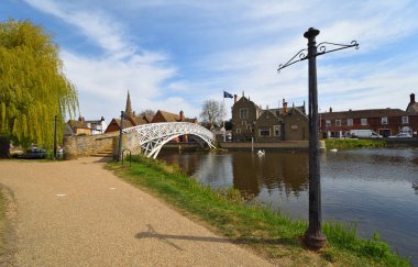 Causeway 'deki Çin köprüsü Godmanchester Cambridgeshire.
