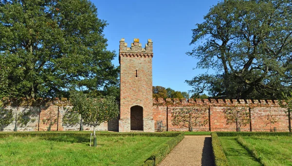 Oxborough Norfolk England September 2020 Wall Tower Fan Trained Fruit — 图库照片