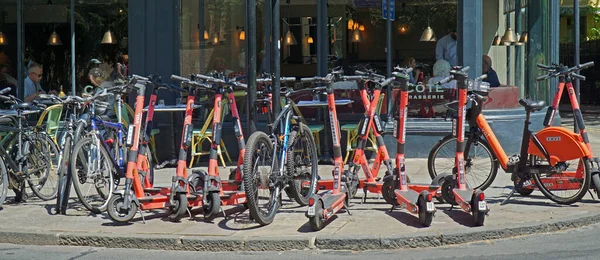 Кембридж Кембриджишир Англия Июня 2021 Года Прокат Электрических Велосипедов Скутеров — стоковое фото