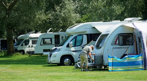 Neots Cambridgeshire England July 2021 Camper Vans Camp Site Trees — 图库照片