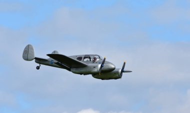 ICKwell, BEDFORDSHIRE, İngiltere - Eylül 06, 2020: Vintage Miles M65 Gemini, G-AKHP Flight.