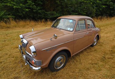 Little Gransden, Cambridgeshire, İngiltere - 24 Ağustos 2025: Klasik Riley One Point Five