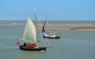 Yelkenli teknelerde karışmak zor nehir Deb Haliç Felixstowe, feribot.