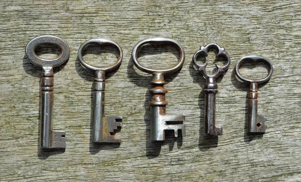 Five very small Antique  pipe Keys — Stock Photo, Image