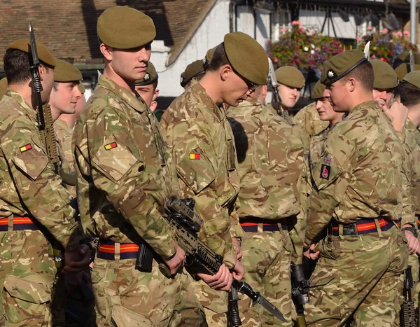 Troepen van de Royal Anglian Regiment bij St Neots. — Stockfoto