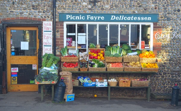 Green grocers store front in Cley north Norfolk England. — Stock Photo, Image