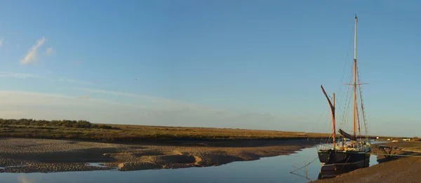 Blakney pantanos panorama con bardge vela — Foto de Stock