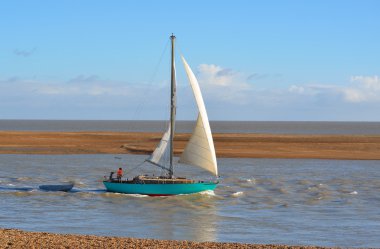Felixstowe feribot Deben Nehri'nin ağzında bırakarak yat.