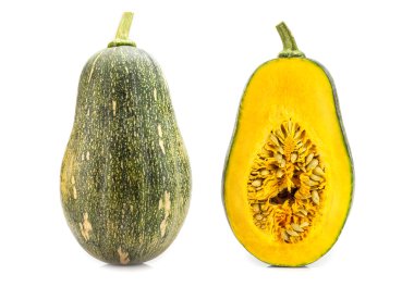 Beyaz arkaplanda izole edilmiş yeşil balkabağı