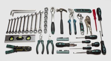 Beyaz üzerine birçok araç