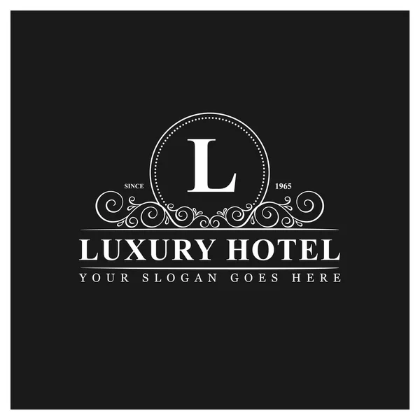 Logotipo del hotel de lujo con letra L — Vector de stock