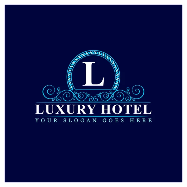 Logotipo del hotel de lujo con letra L — Vector de stock