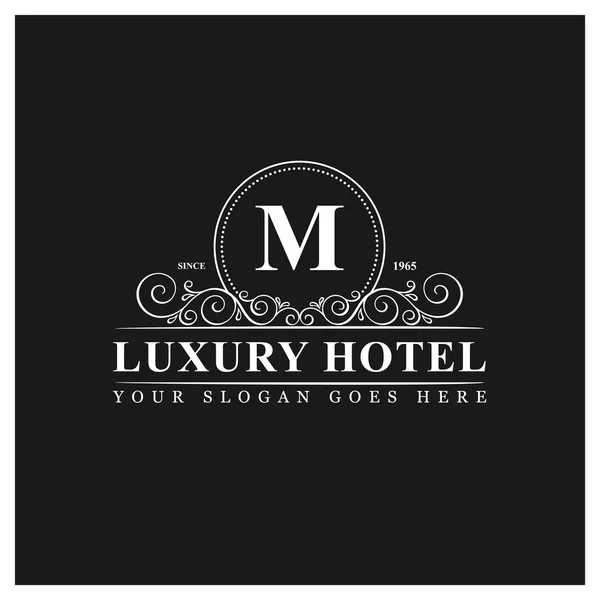 Luxushotel-Logo mit Buchstabe m — Stockvektor