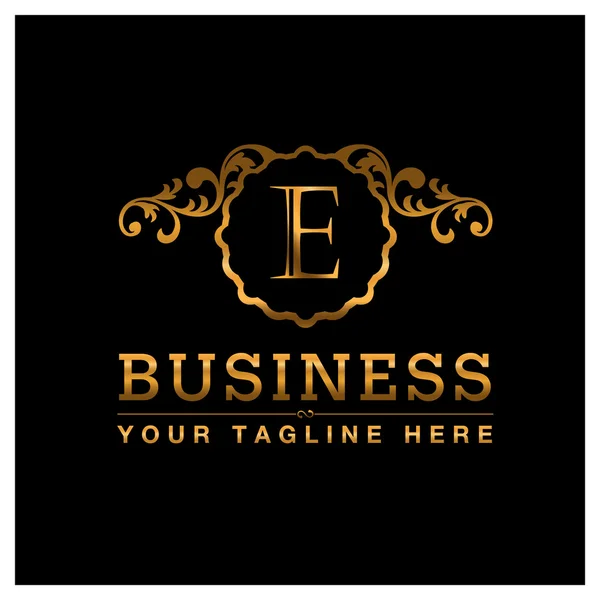 Логотип бизнеса Дизайн с золотой буквой E — стоковый вектор