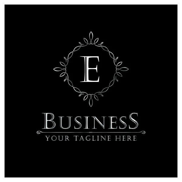 Логотип бизнеса Дизайн с буквой E — стоковый вектор
