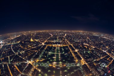gece görünümünden Fransız Eyfel Kulesi; gece manzarası paris
