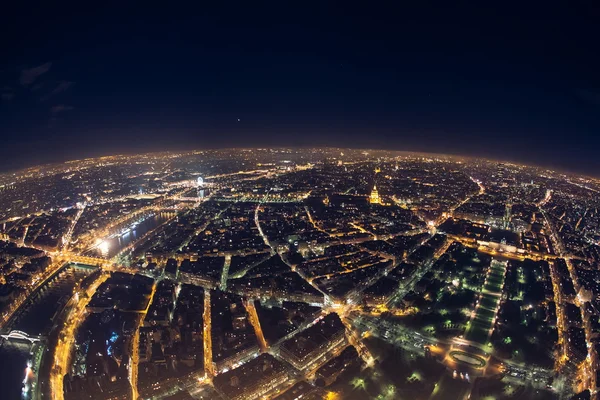 gece görünümünden Fransız Eyfel Kulesi; gece manzarası paris