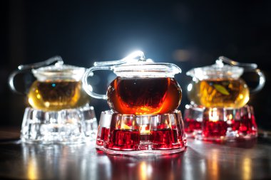 mum ısıtıcılar ile üç backlighted cam çaydanlık;