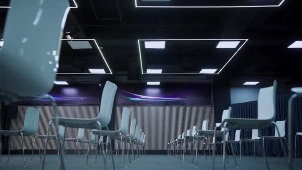 Leerer moderner Konferenzsaal mit präventivem Sitzabstand, keine Menschen — Stockvideo
