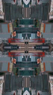 Soyut teknoloji arka planı, modern gökdelen binalarının ve kentsel şehrin aynalı fraktal etkisi, fütüristik yansıma tasarımı, yaratıcı Vj döngüsü 4k. Yüksek kaliteli görüntüler, dikey video