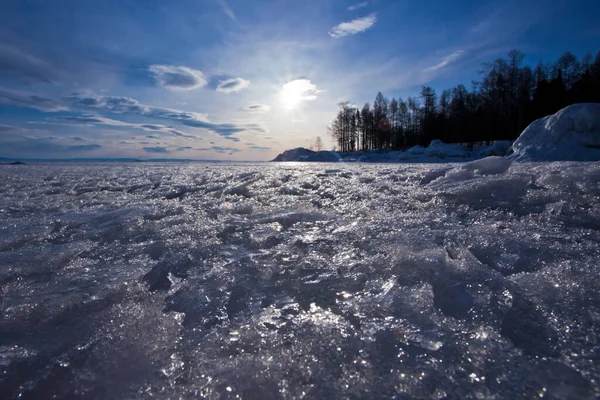 Brilhante Brilhante Gelo Sob Sol Poente Perto Costa Lago Baikal — Fotografia de Stock