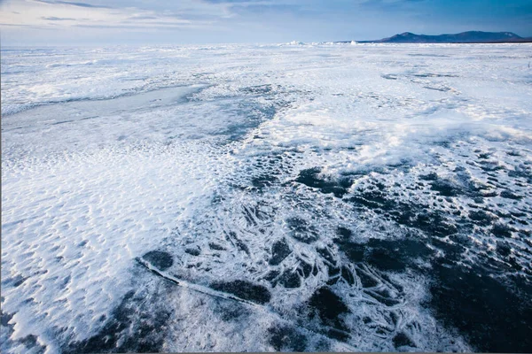 Nieve Hielo Superficie Plana Del Lago Baikal Bajo Cielo Azul —  Fotos de Stock