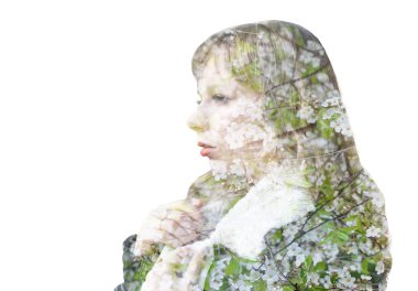 Çift pozlama kadın portre ve çiçek açan kiraz Şubesi