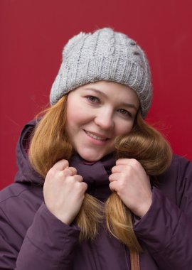 Renk arka plan açık havada üzerinde çekici kadın