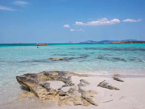 Ses Illetes Beach suların — Stok fotoğraf