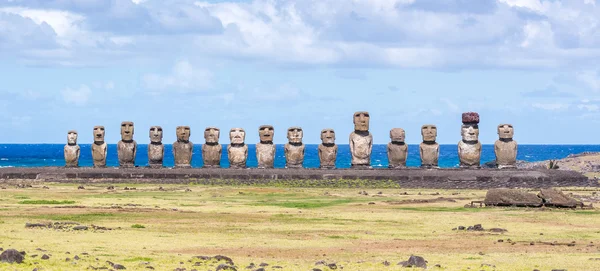 Frontal side of Tongariki — Stockfoto