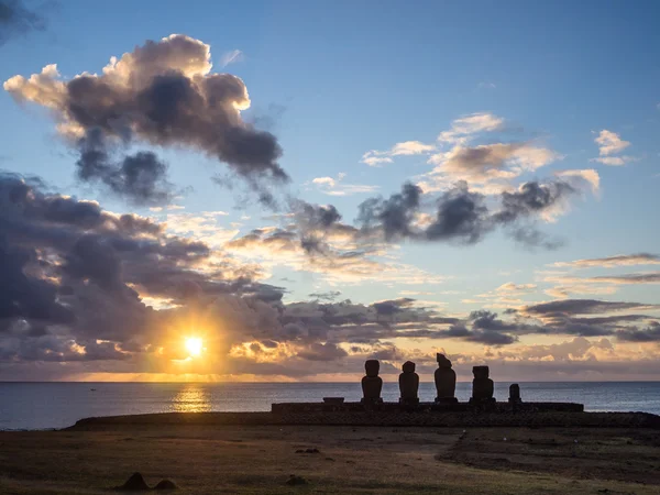 Tramonto ad Ahu Tahai — Foto Stock