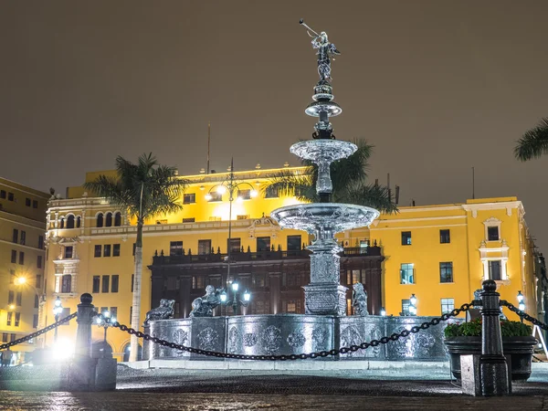 Peruvian Plaza de Armas (Main Square) in Lima — Stock Photo, Image