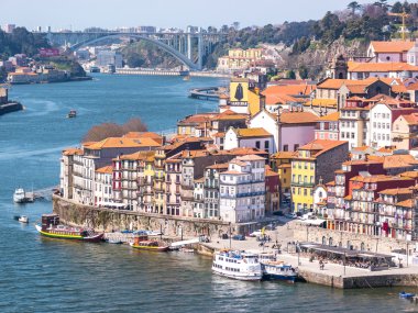 Porto 'daki Douro Nehri