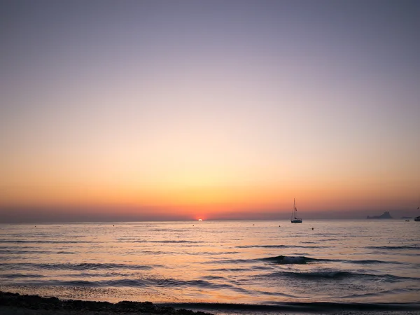 Puesta de sol desde la orilla — Foto de Stock