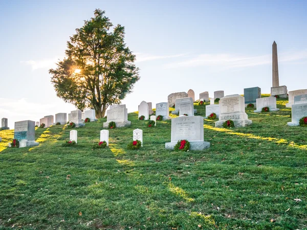 Puesta de sol en el cementerio — Foto de Stock