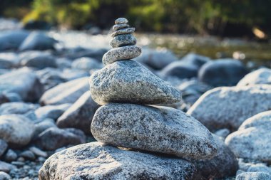 Rocky Shore 'da Dengeli Taş Cairn