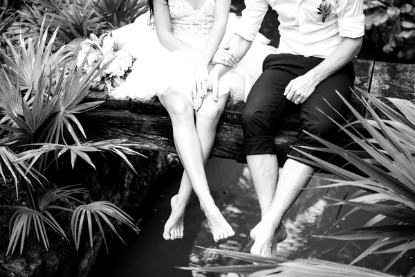 Pés descalços de um casal na praia no México, Riviera Maya . — Fotografia de Stock
