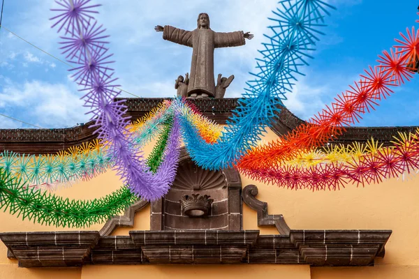 Staré koloniální kostel v Mexiku, San Miguel de Allende — Stock fotografie