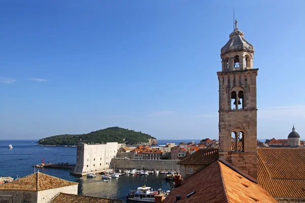 Dubrovnik çatıları ve çan kulesi