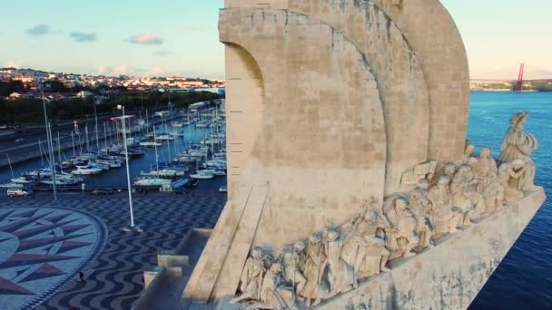 Monument to the Discoveries Lisbon aerial — Stock Video