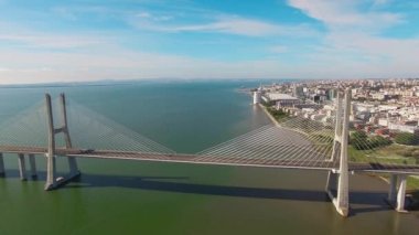 Vasco de Gama Köprüsü havadan görünümü Lizbon Portekiz
