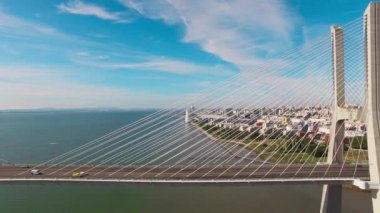 Vasco de Gama Köprüsü havadan görünümü Lizbon Portekiz