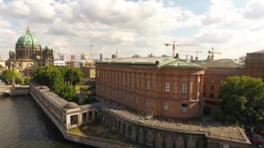 Berlin Cathedral ve Spree Nehri Haziran 2016 yakın alanı