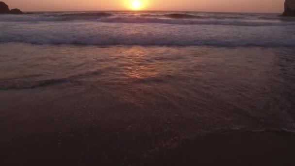 Zachód słońca nad ocean widok z lotu ptaka — Wideo stockowe