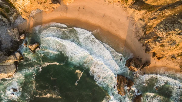 Güzel okyanus plaj gün batımı Praia da büyük ayı
