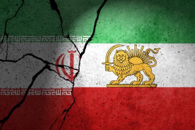 İran bayrağı ve yeni İran beton bir duvara boyanmış..