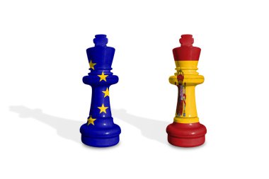 Satranç AB ve İspanya bayraklarından yapıldı. Avrupa Birliği, 27 Avrupa ülkesinin siyasi ve ekonomik birliğidir.