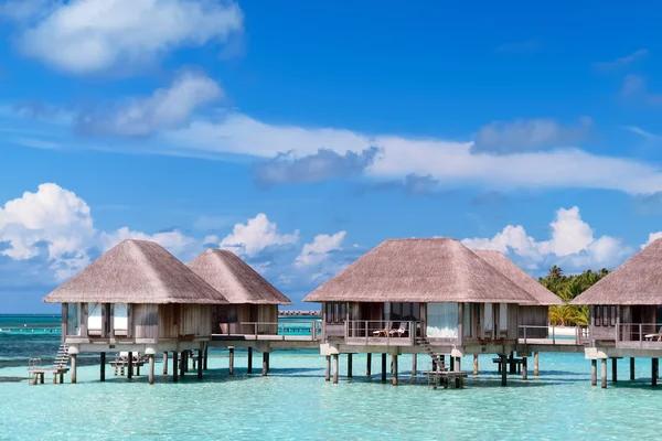 Bungalows de agua en Maldivas — Foto de Stock